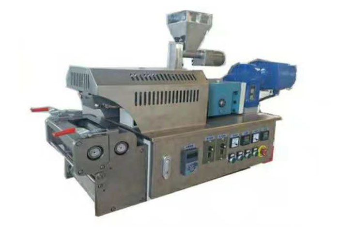 BENCH TOP TYPE LAB EXTRUDER WITH ROLLERS
